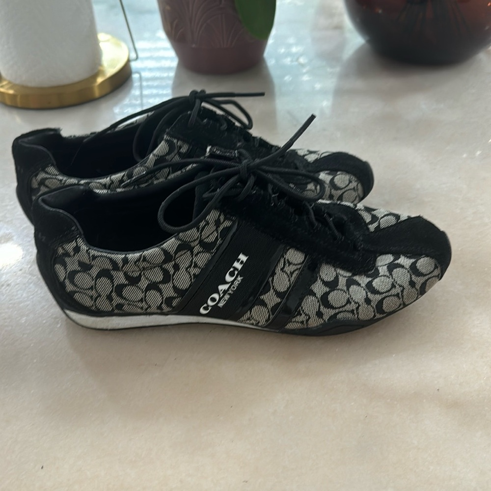 Black Coach Sneakers⭐️ use but in good condition